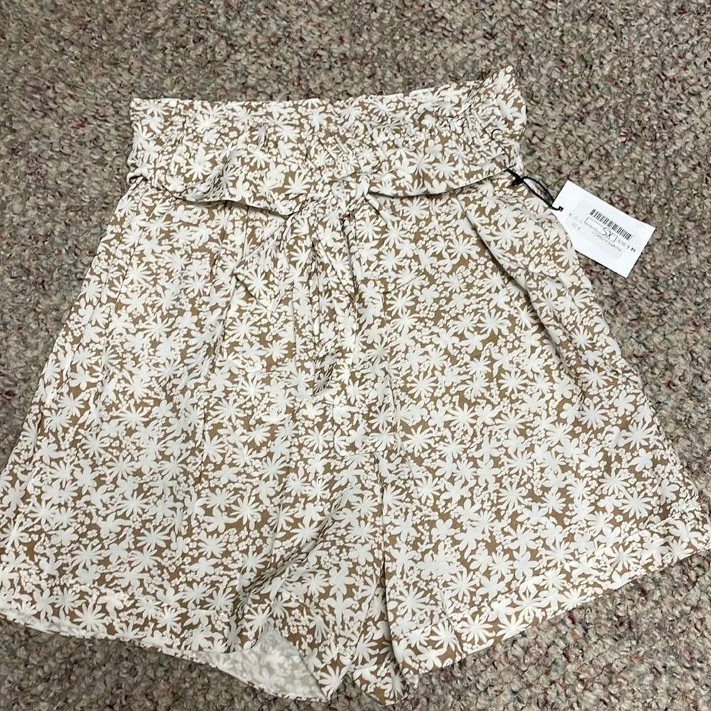 Melissa Nepton ran floral paper bag waist shorts- nwt